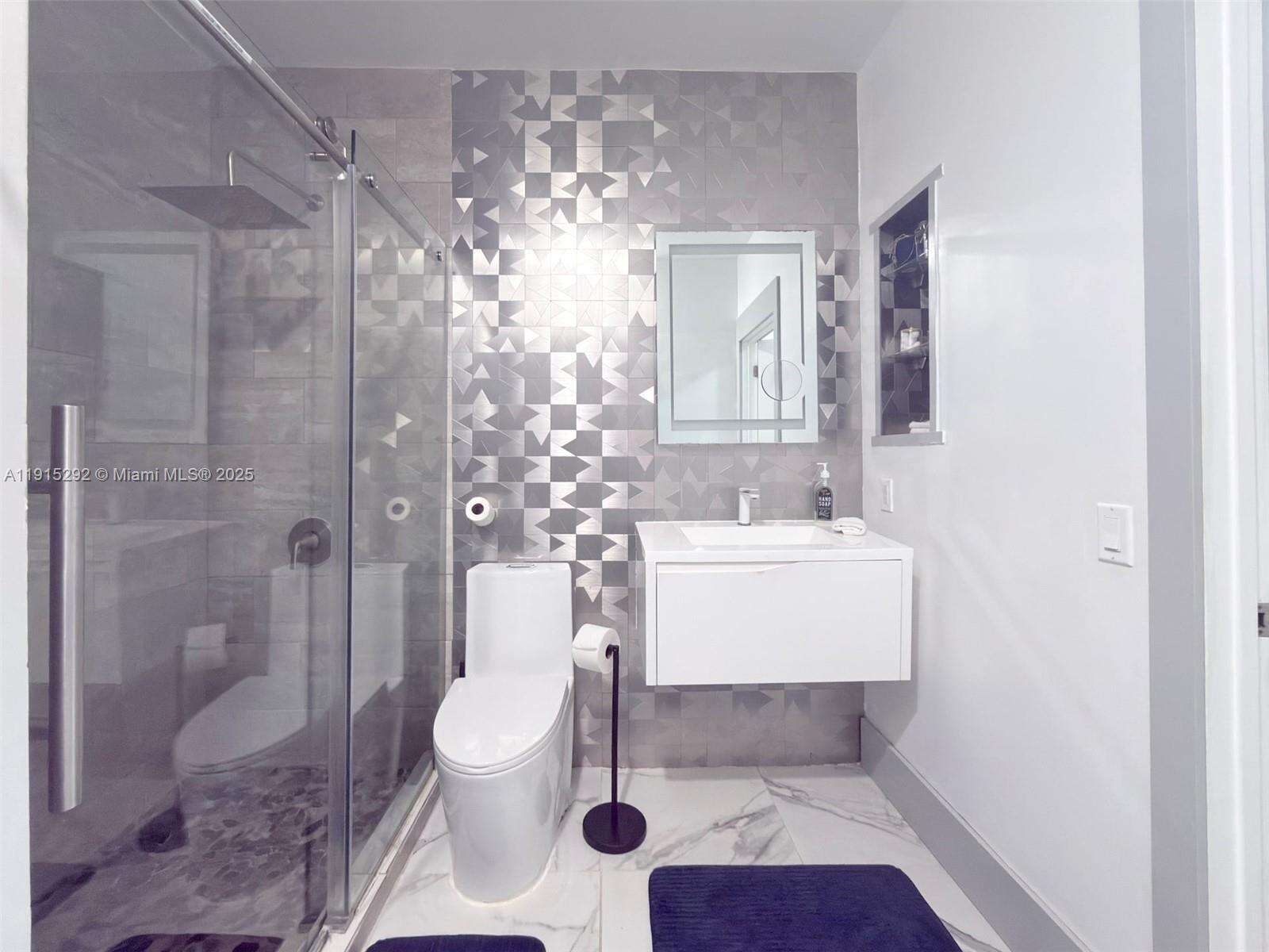 The Club At Brickell Bay at 1200 Brickell Bay Dr, Miami, FL 33131 - For Sale photo 9