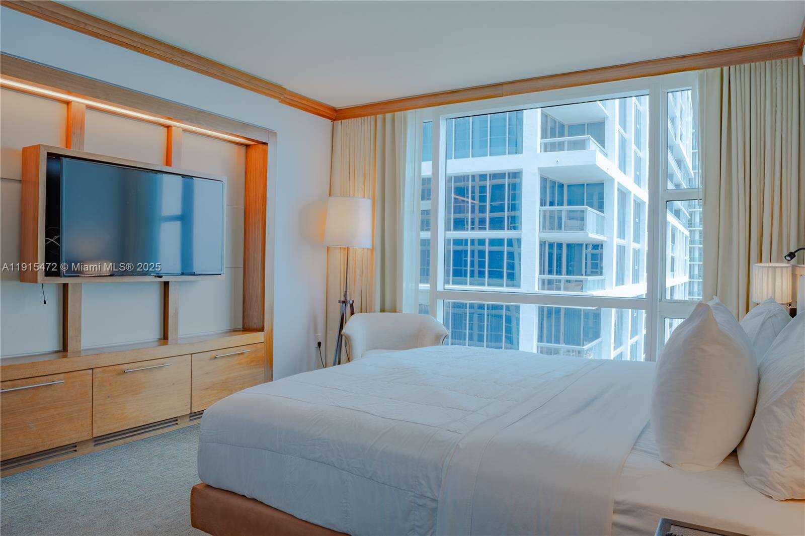 Central Carillon at 6801 Collins Ave, Miami Beach, FL 33141 - For Sale photo 2