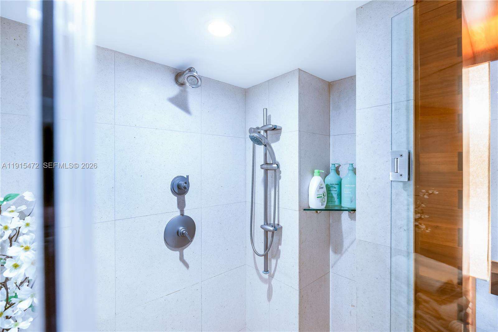 Central Carillon at 6801 Collins Ave, Miami Beach, FL 33141 - For Sale photo 28
