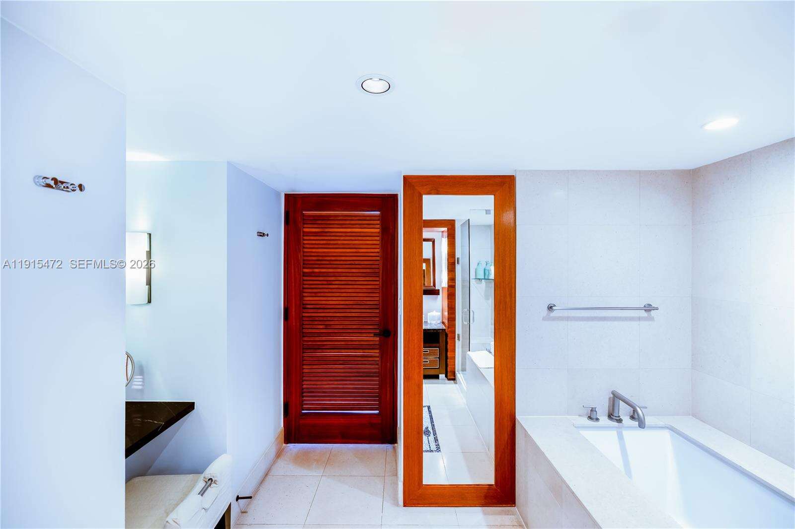 Central Carillon at 6801 Collins Ave, Miami Beach, FL 33141 - For Sale photo 32