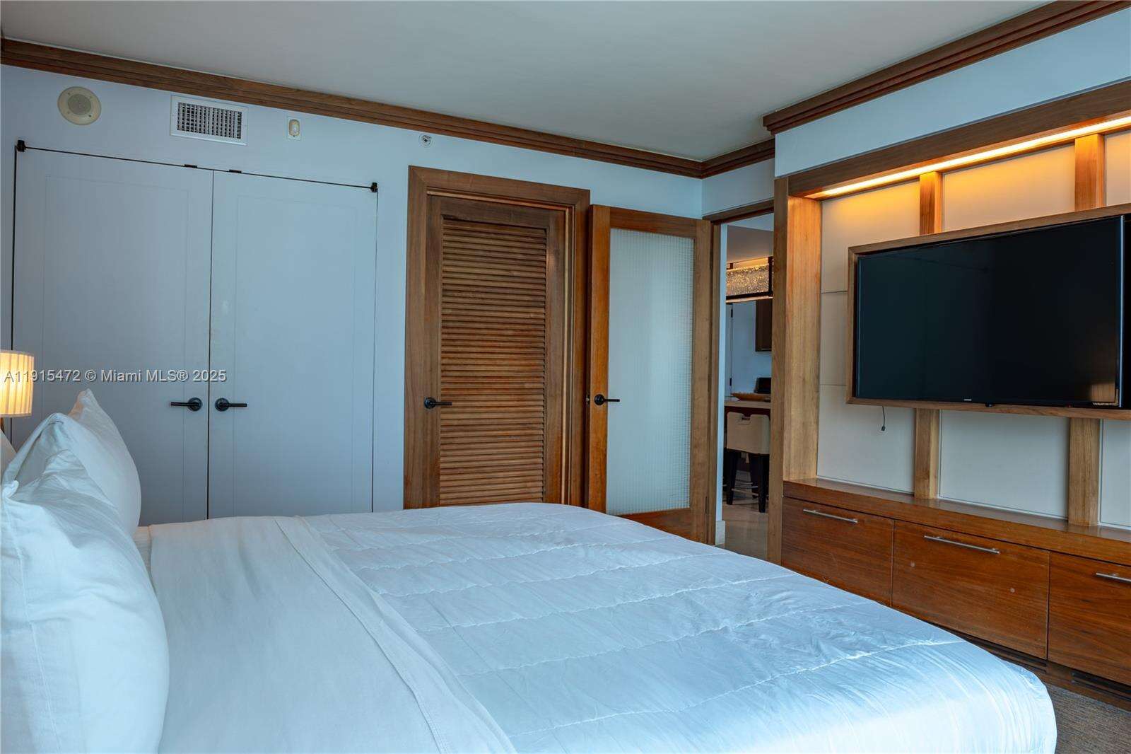 Central Carillon at 6801 Collins Ave, Miami Beach, FL 33141 - For Sale photo 9
