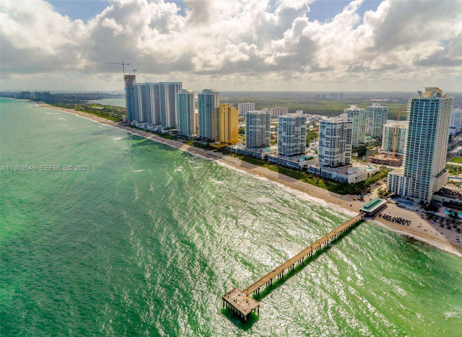 La Perla at 16699 Collins Ave, Sunny Isles Beach, FL 33160 - For Sale photo 2