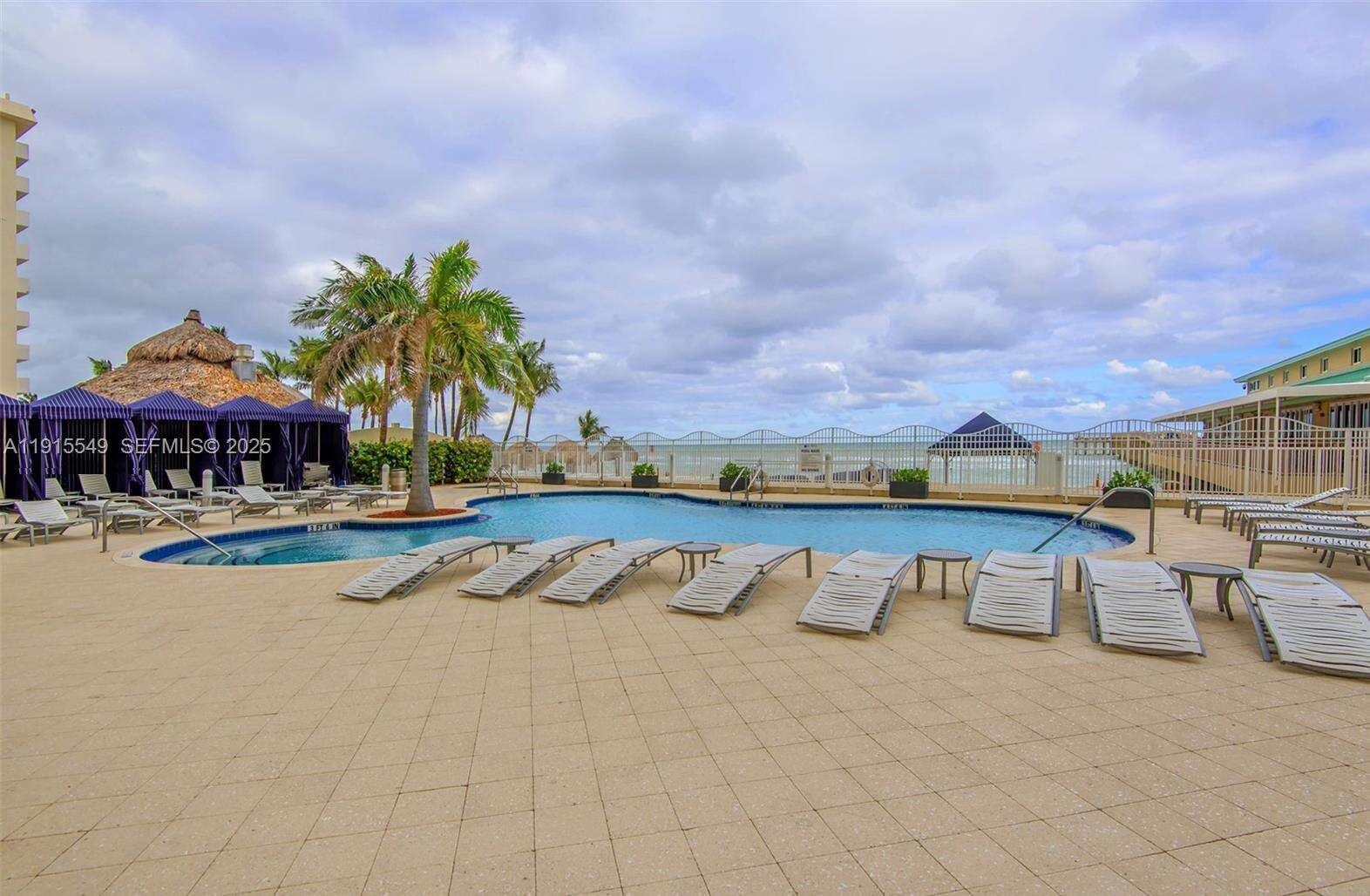 La Perla at 16699 Collins Ave, Sunny Isles Beach, FL 33160 - For Sale photo 18