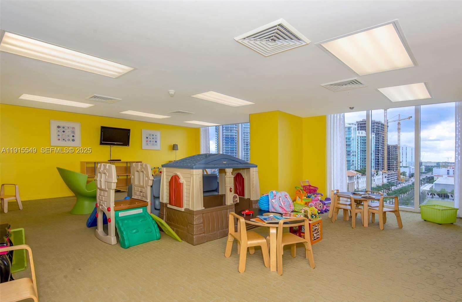 La Perla at 16699 Collins Ave, Sunny Isles Beach, FL 33160 - For Sale photo 21