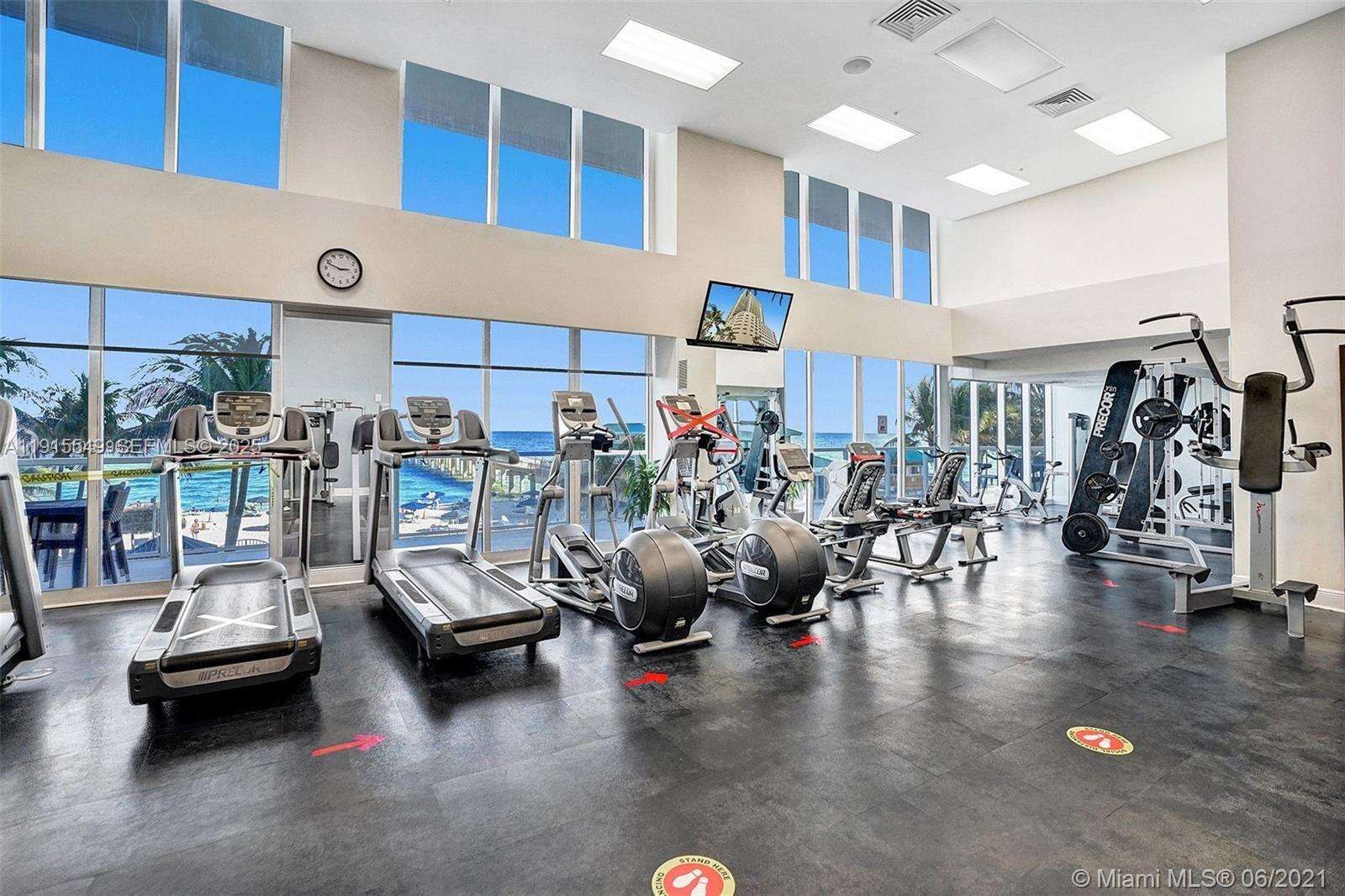 La Perla at 16699 Collins Ave, Sunny Isles Beach, FL 33160 - For Sale photo 23