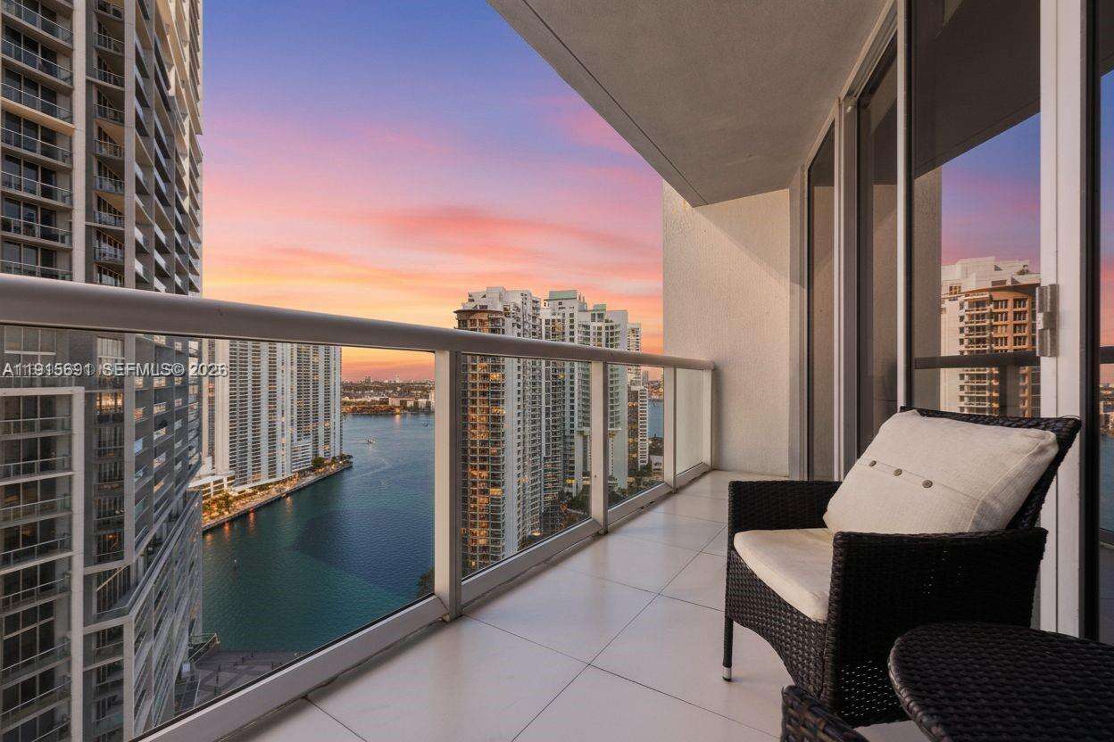 Icon Brickell 2 at 495 Brickell Ave, Miami, FL 33131 - For Sale photo 1