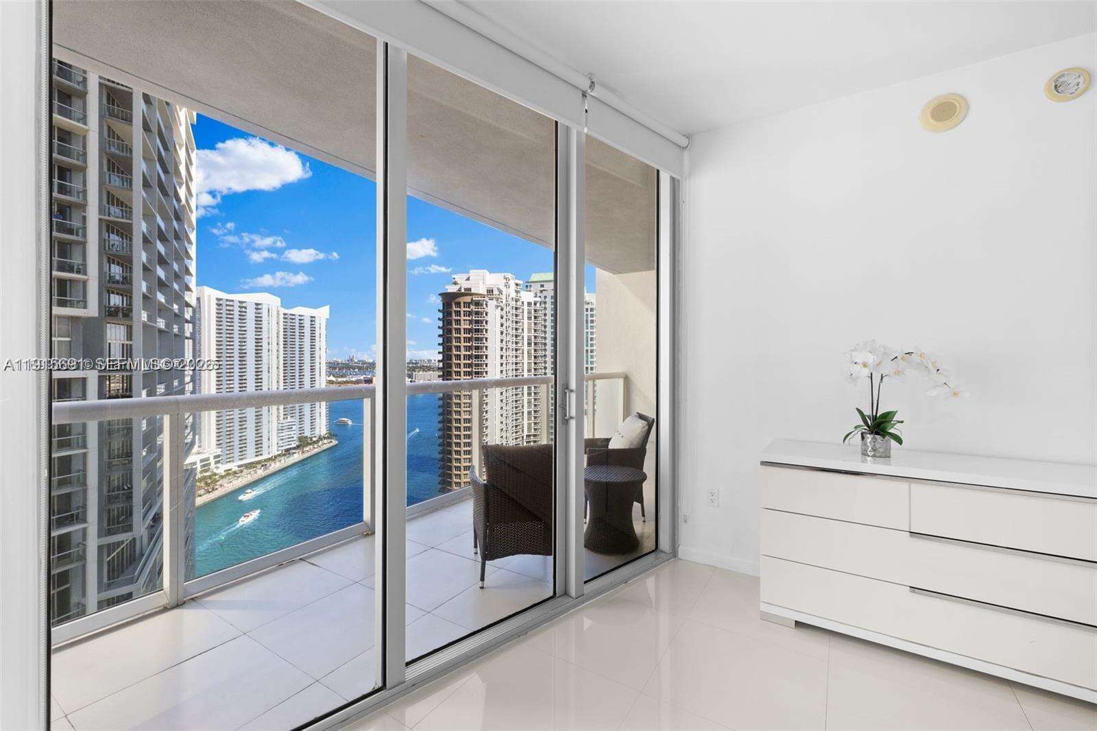 Icon Brickell 2 at 495 Brickell Ave, Miami, FL 33131 - For Sale photo 11