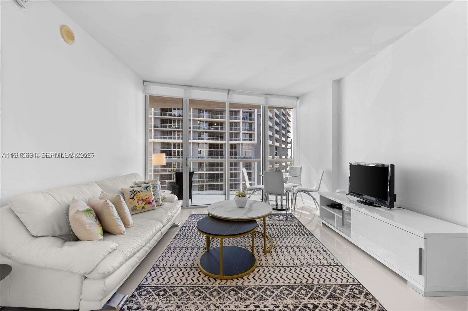 Icon Brickell 2 at 495 Brickell Ave, Miami, FL 33131 - For Sale photo 5