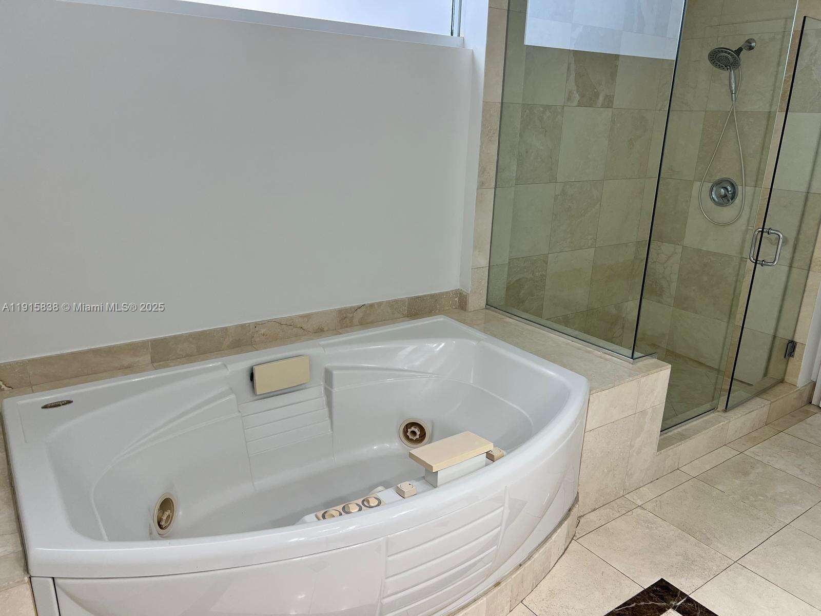 THE PINNACLE - 17555 Collins Ave, Sunny Isles Beach, FL 33160 | Picture 44