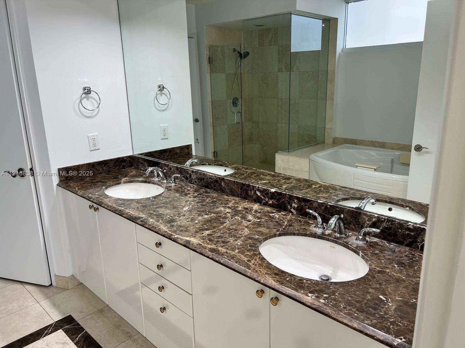 THE PINNACLE - 17555 Collins Ave, Sunny Isles Beach, FL 33160 | Picture 45