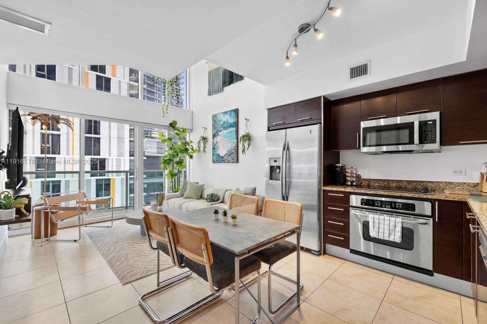 Brickell On The River at 41 5 St, Miami, FL 33131 - For Sale photo 11