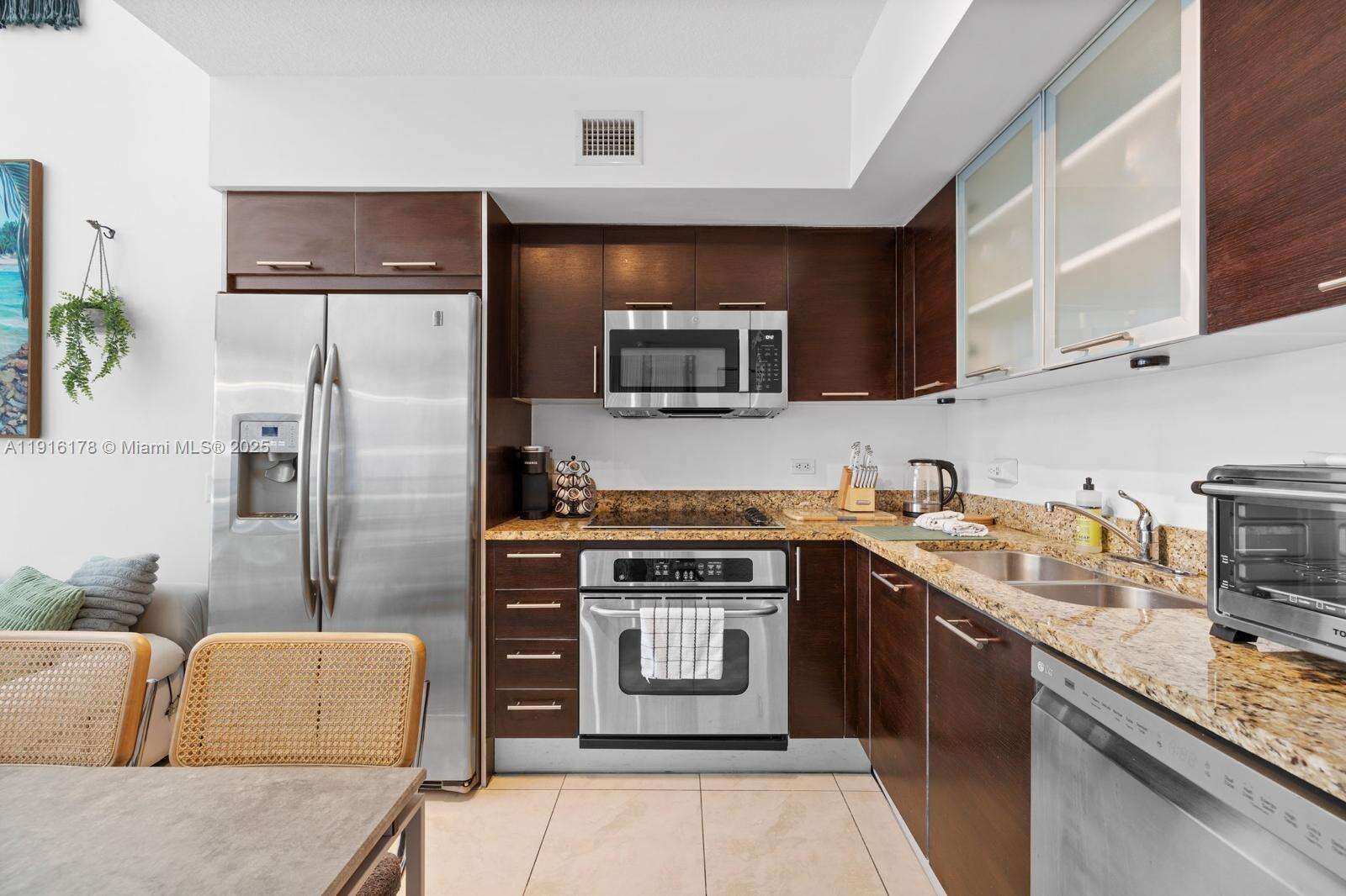 Brickell On The River at 41 5 St, Miami, FL 33131 - For Sale photo 12