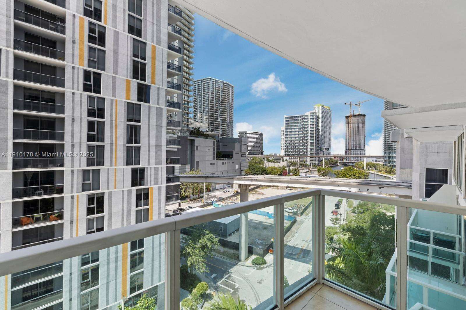 Brickell On The River at 41 5 St, Miami, FL 33131 - For Sale photo 32