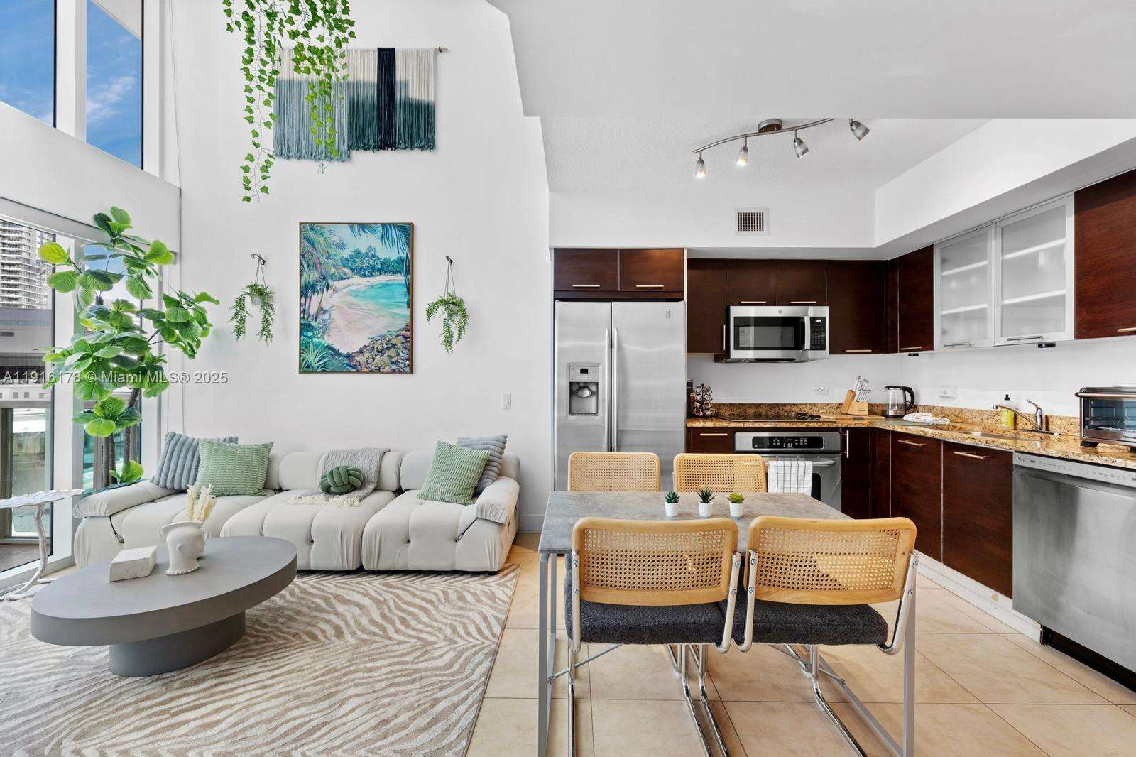 Brickell On The River at 41 5 St, Miami, FL 33131 - For Sale photo 5
