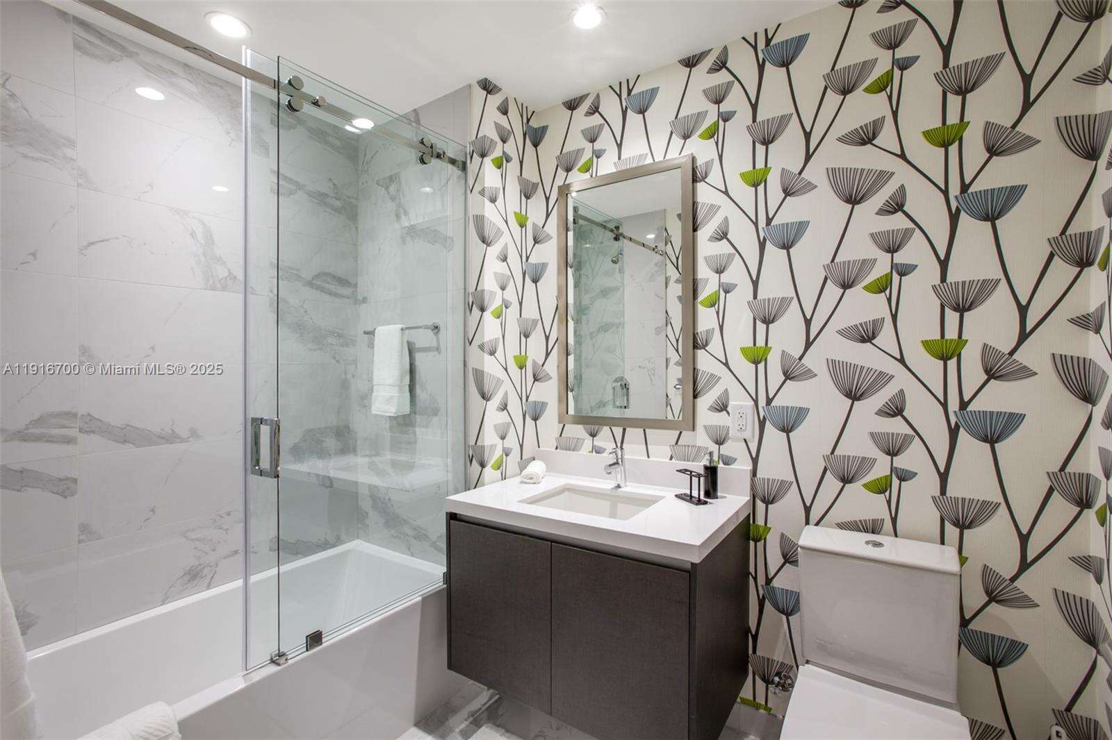 Paramount Miami Worldcenter at 851 1 Ave, Miami, FL 33132 - For Sale photo 12