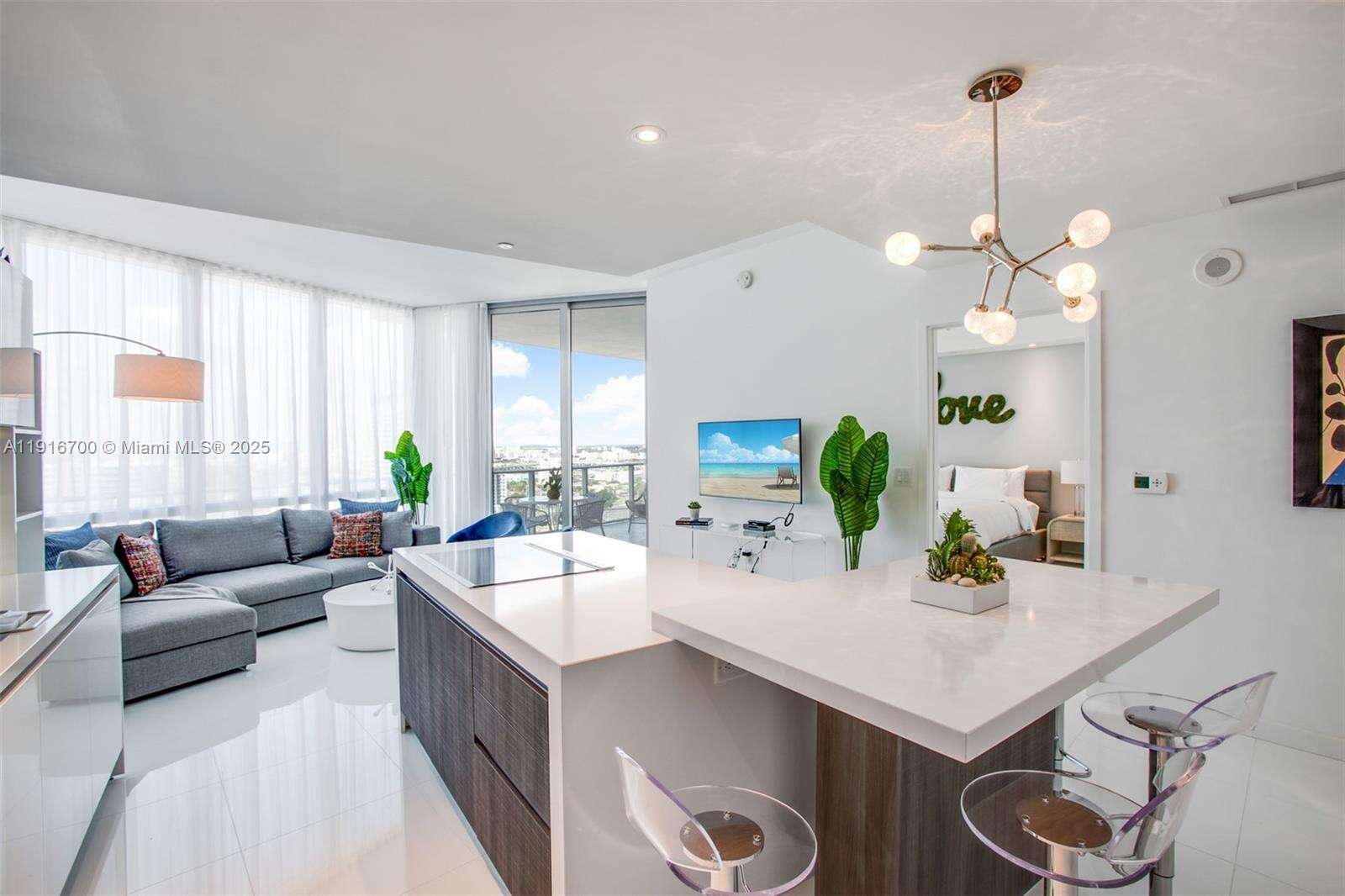 Paramount Miami Worldcenter at 851 1 Ave, Miami, FL 33132 - For Sale photo 3