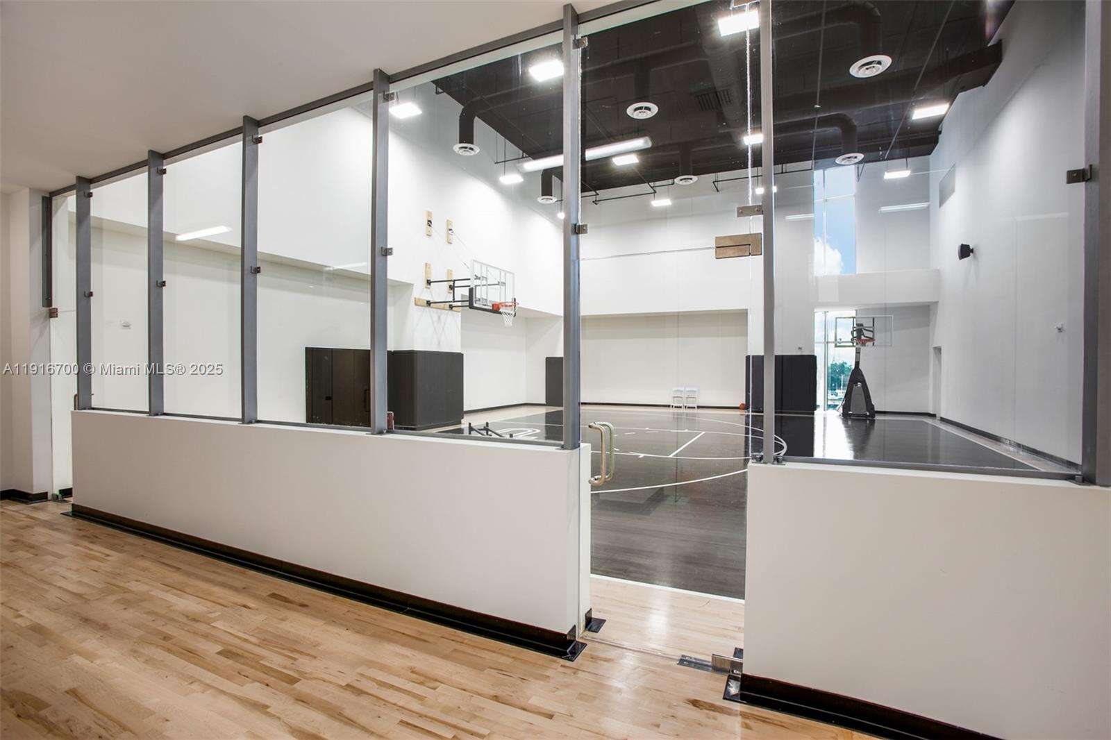 Paramount Miami Worldcenter at 851 1 Ave, Miami, FL 33132 - For Sale photo 24