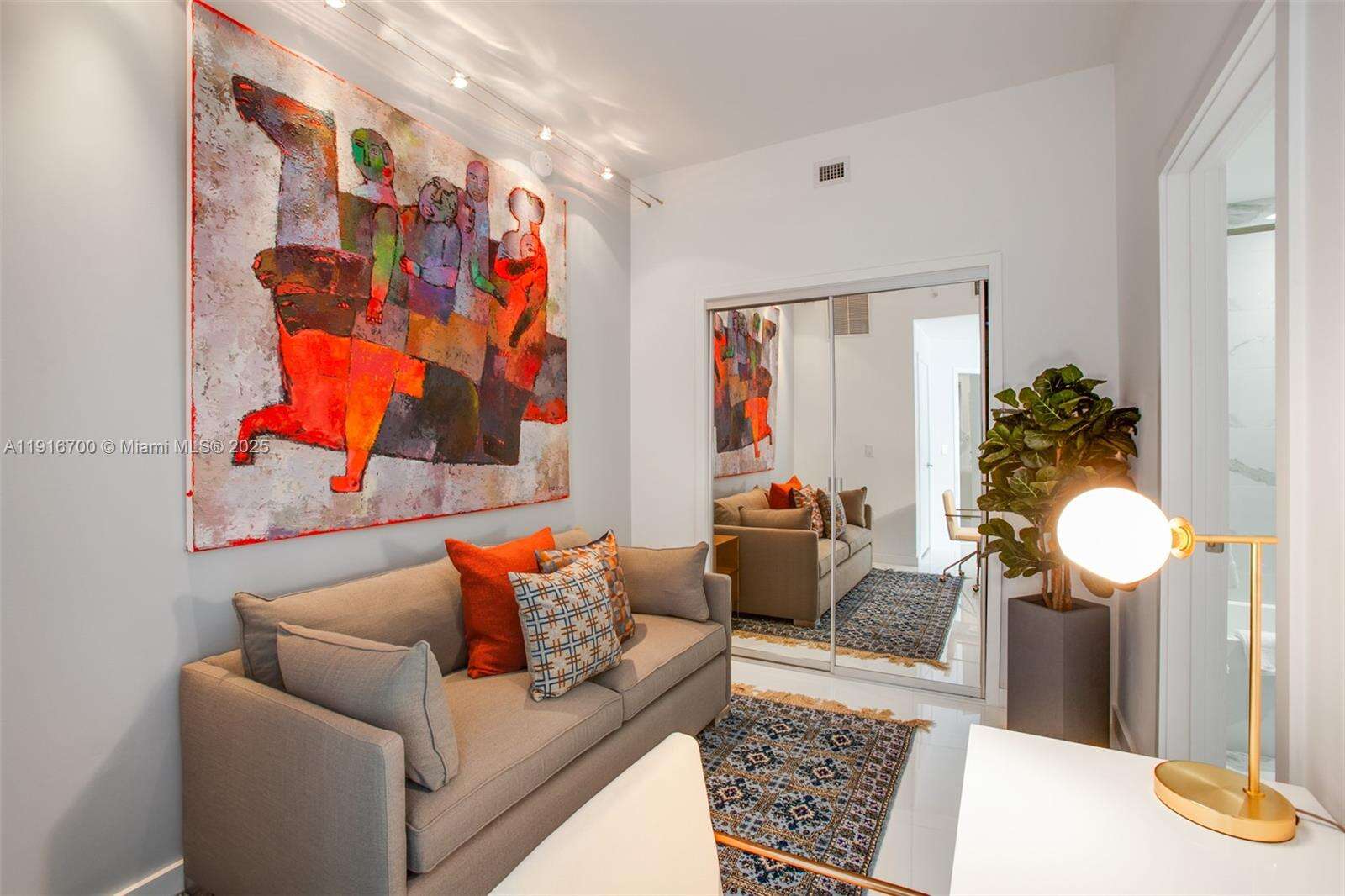 Paramount Miami Worldcenter at 851 1 Ave, Miami, FL 33132 - For Sale photo 7