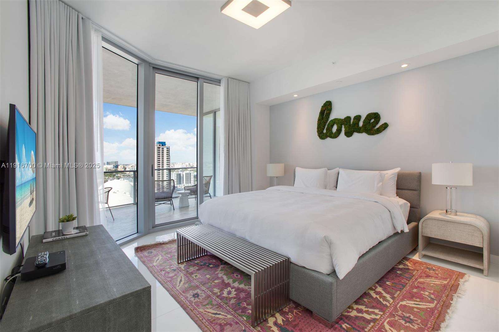 Paramount Miami Worldcenter at 851 1 Ave, Miami, FL 33132 - For Sale photo 8