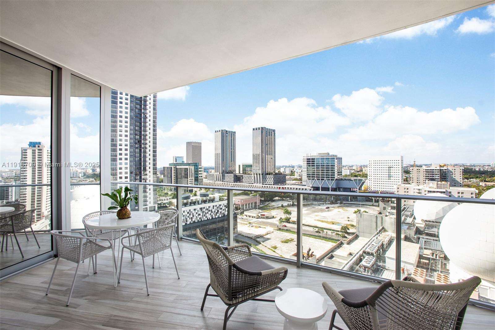 Paramount Miami Worldcenter at 851 1 Ave, Miami, FL 33132 - For Sale photo 10