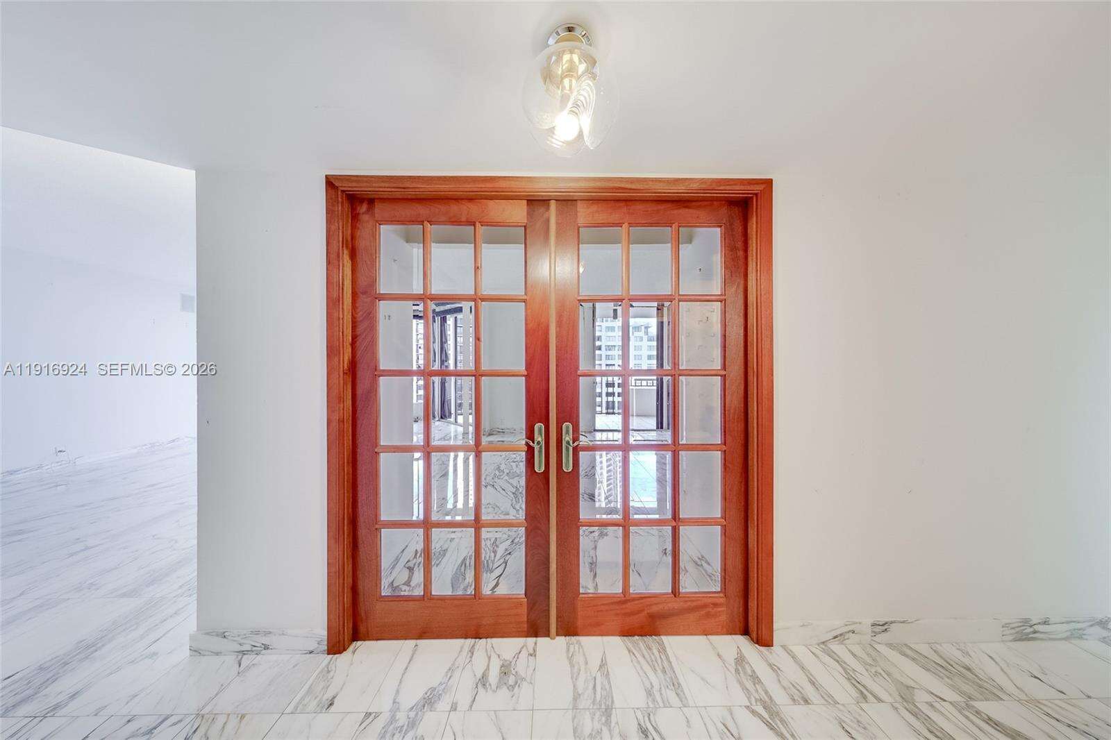Brickell Key 1 at 520 Brickell Key Dr, Miami, FL 33131 - For Sale photo 11