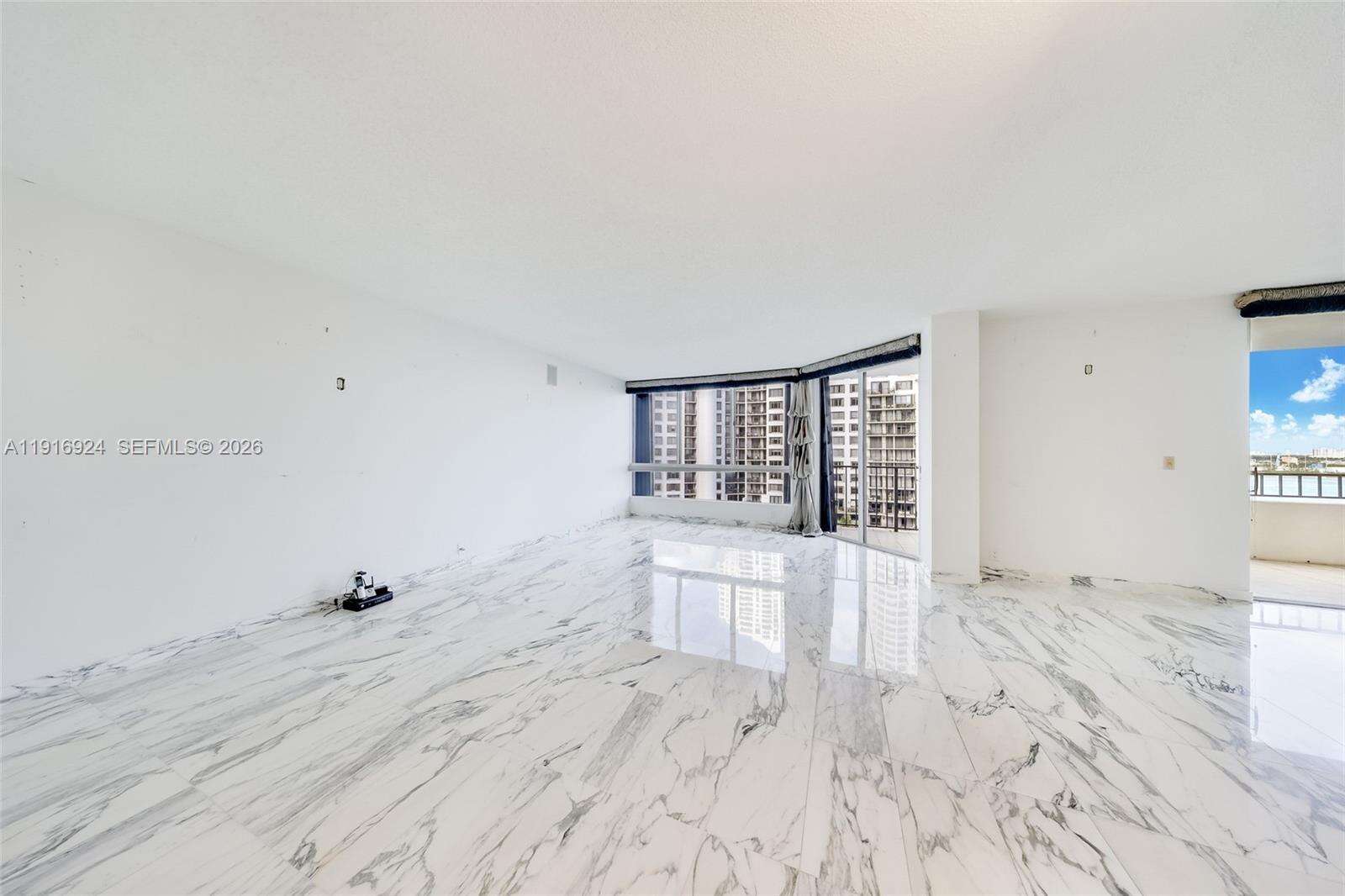 Brickell Key 1 at 520 Brickell Key Dr, Miami, FL 33131 - For Sale photo 12