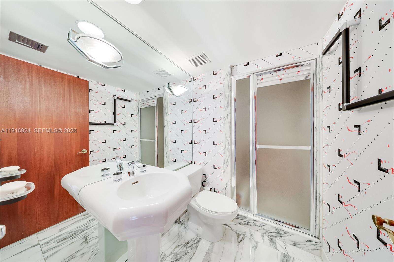 Brickell Key 1 at 520 Brickell Key Dr, Miami, FL 33131 - For Sale photo 15
