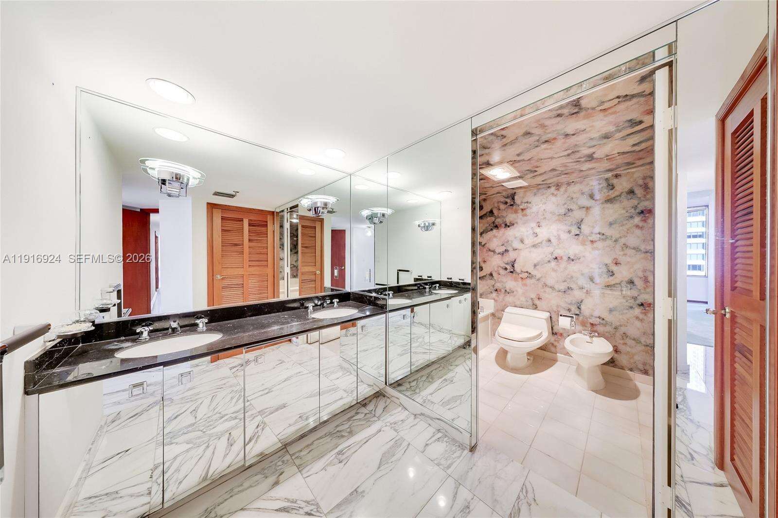 Brickell Key 1 at 520 Brickell Key Dr, Miami, FL 33131 - For Sale photo 19