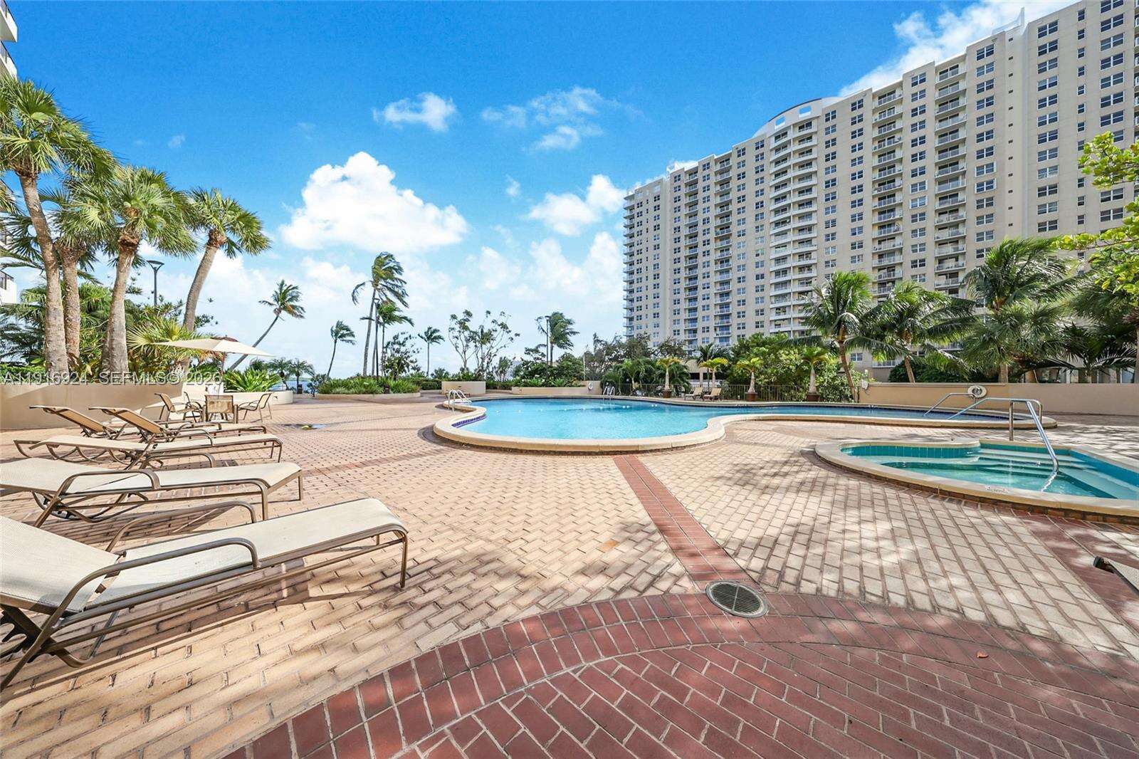 Brickell Key 1 at 520 Brickell Key Dr, Miami, FL 33131 - For Sale photo 25