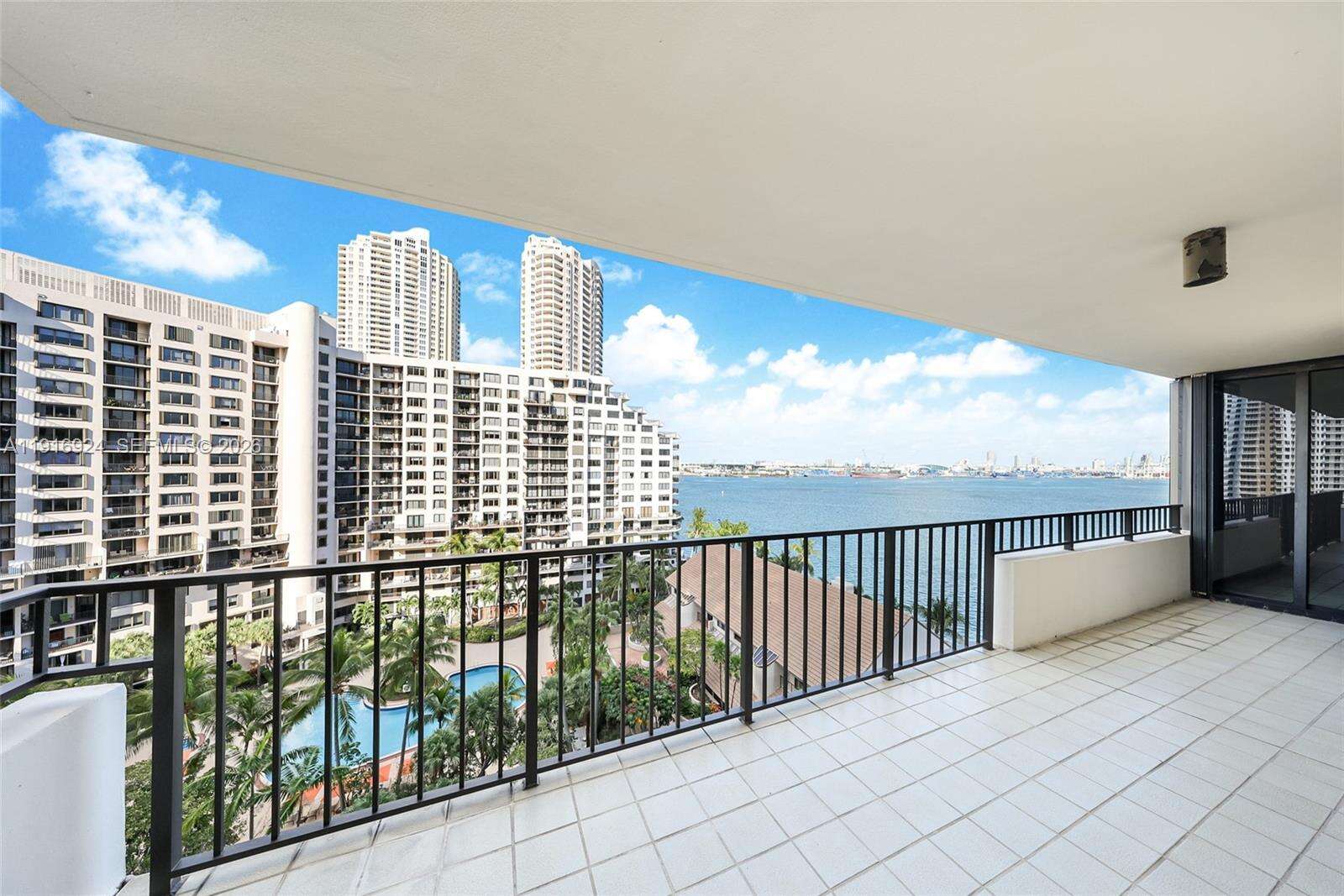 Brickell Key 1 at 520 Brickell Key Dr, Miami, FL 33131 - For Sale photo 5