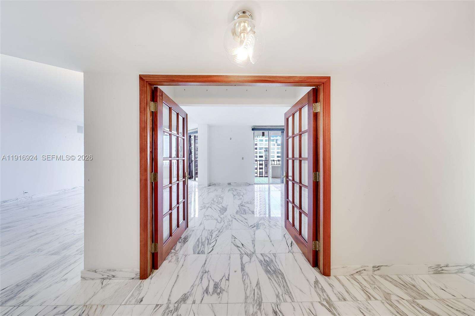 Brickell Key 1 at 520 Brickell Key Dr, Miami, FL 33131 - For Sale photo 10