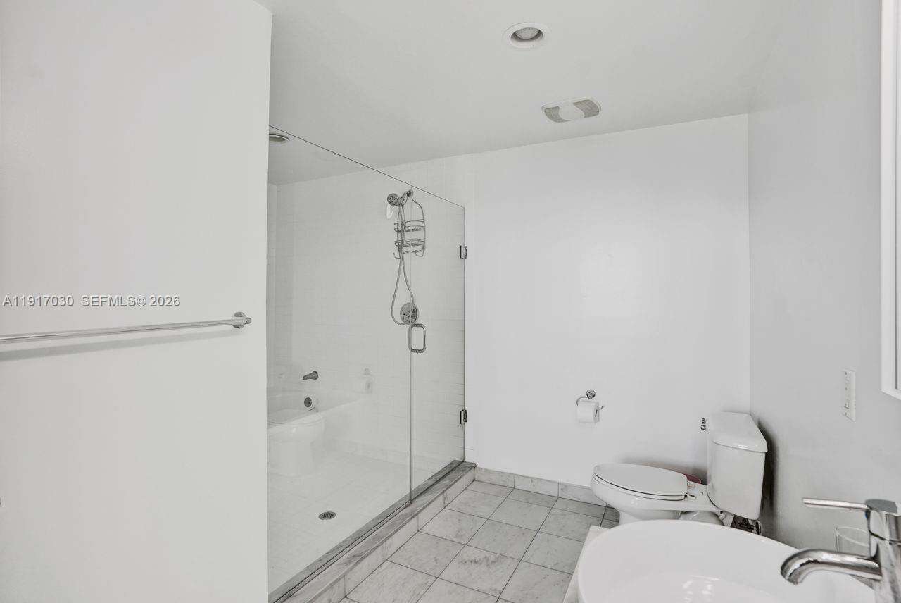 Marina Blue at 888 Biscayne Blvd, Miami, FL 33132 - For Sale photo 12