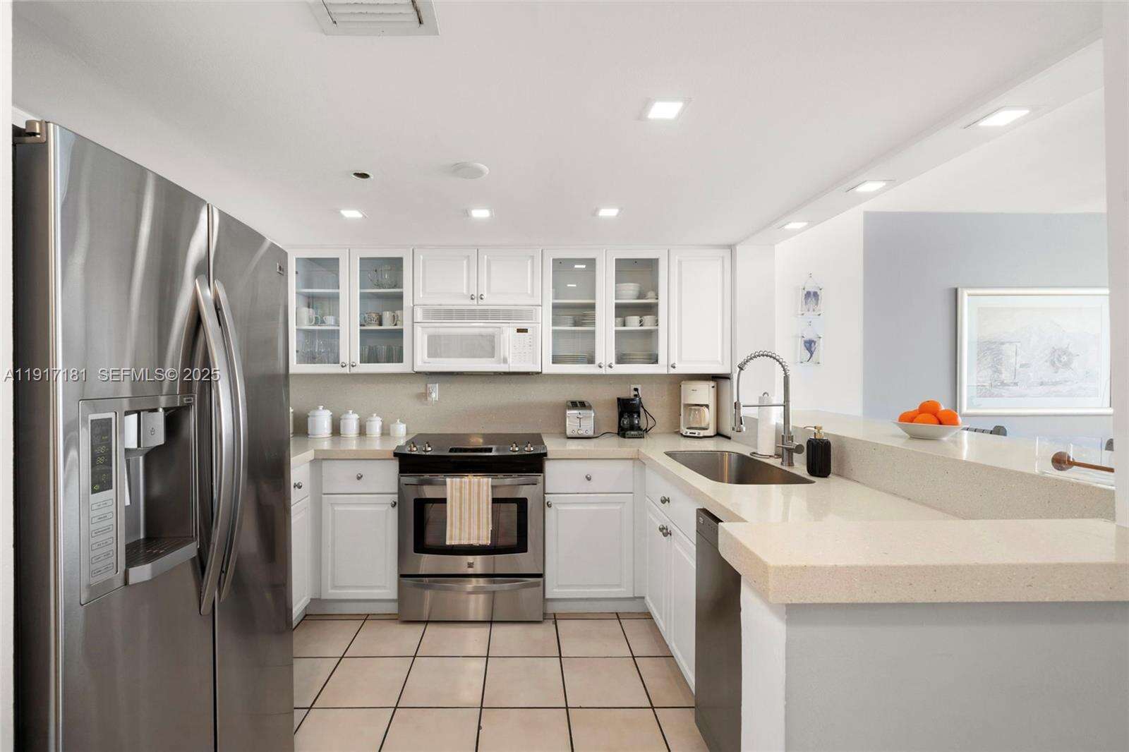 Club Atlantis at 2555 Collins Ave, Miami Beach, FL 33140 - For Sale photo 9