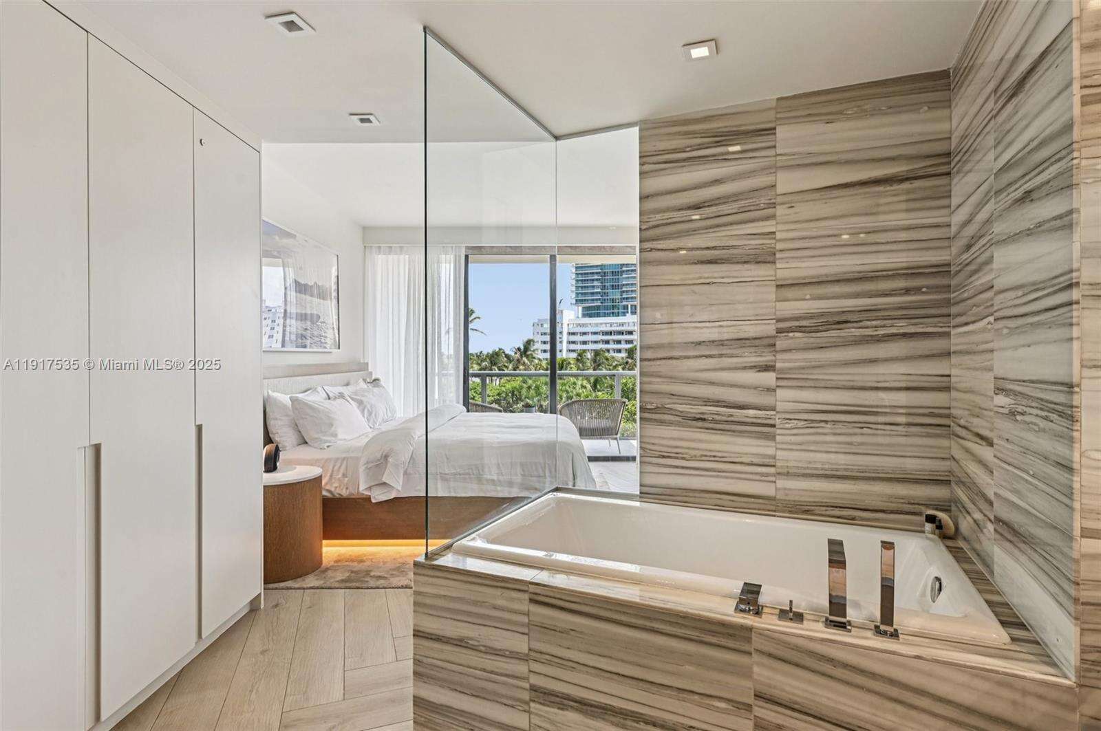 2201 COLLINS AVE - 2201 Collins Ave, Miami Beach, FL 33139 | Picture 15