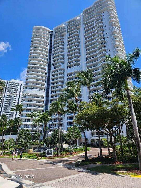 Atlantic 3 at 21050 Point Pl, Aventura, FL 33180 - For Sale photo 1