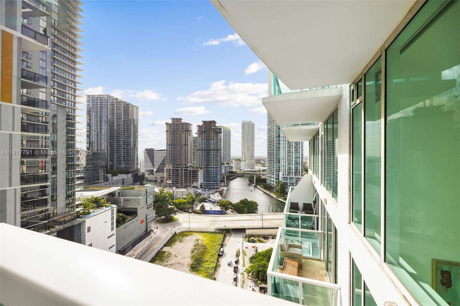 Brickell On The River at 41 5 St, Miami, FL 33131 - For Sale photo 2