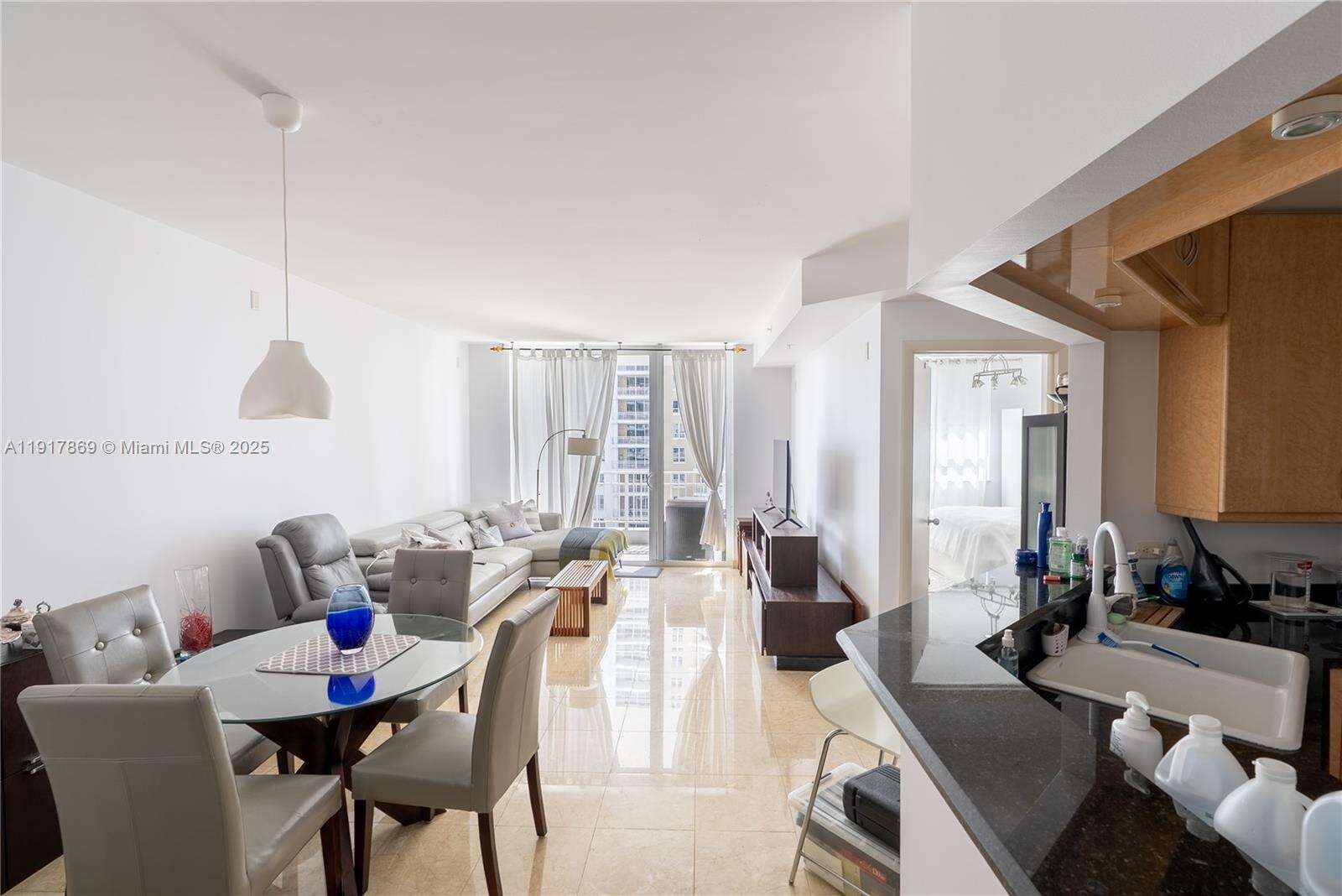 Courts Brickell Key at 801 Brickell Key Blvd, Miami, FL 33131 - For Sale photo 11