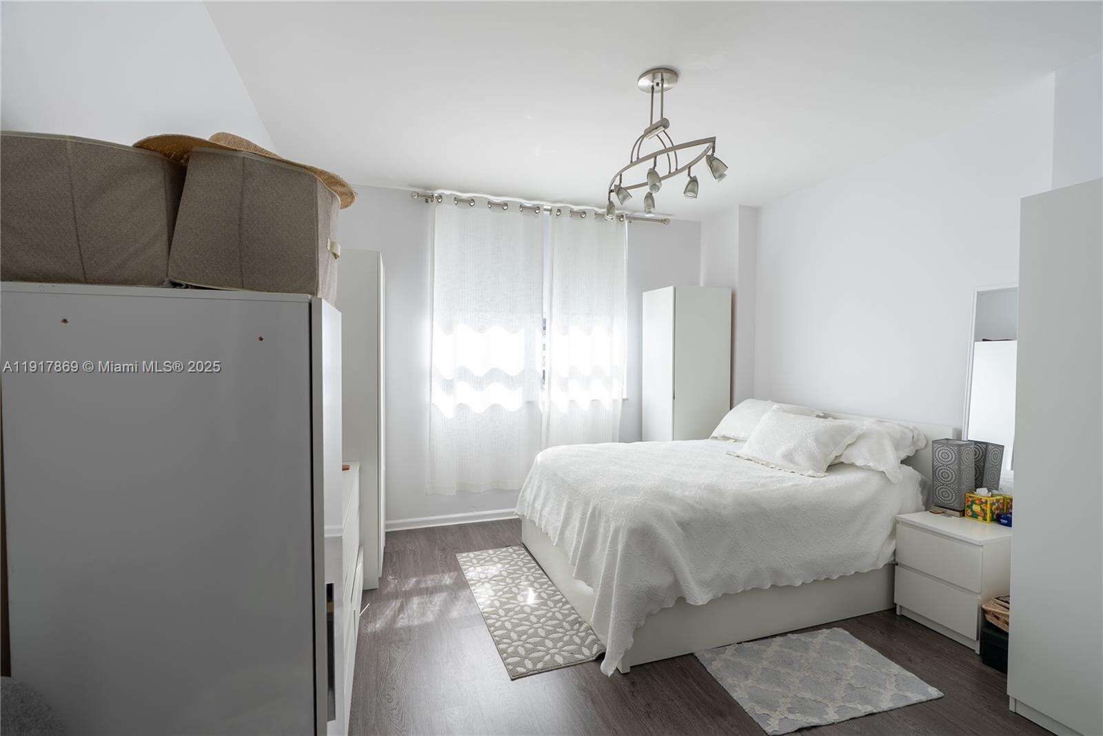 Courts Brickell Key at 801 Brickell Key Blvd, Miami, FL 33131 - For Sale photo 5