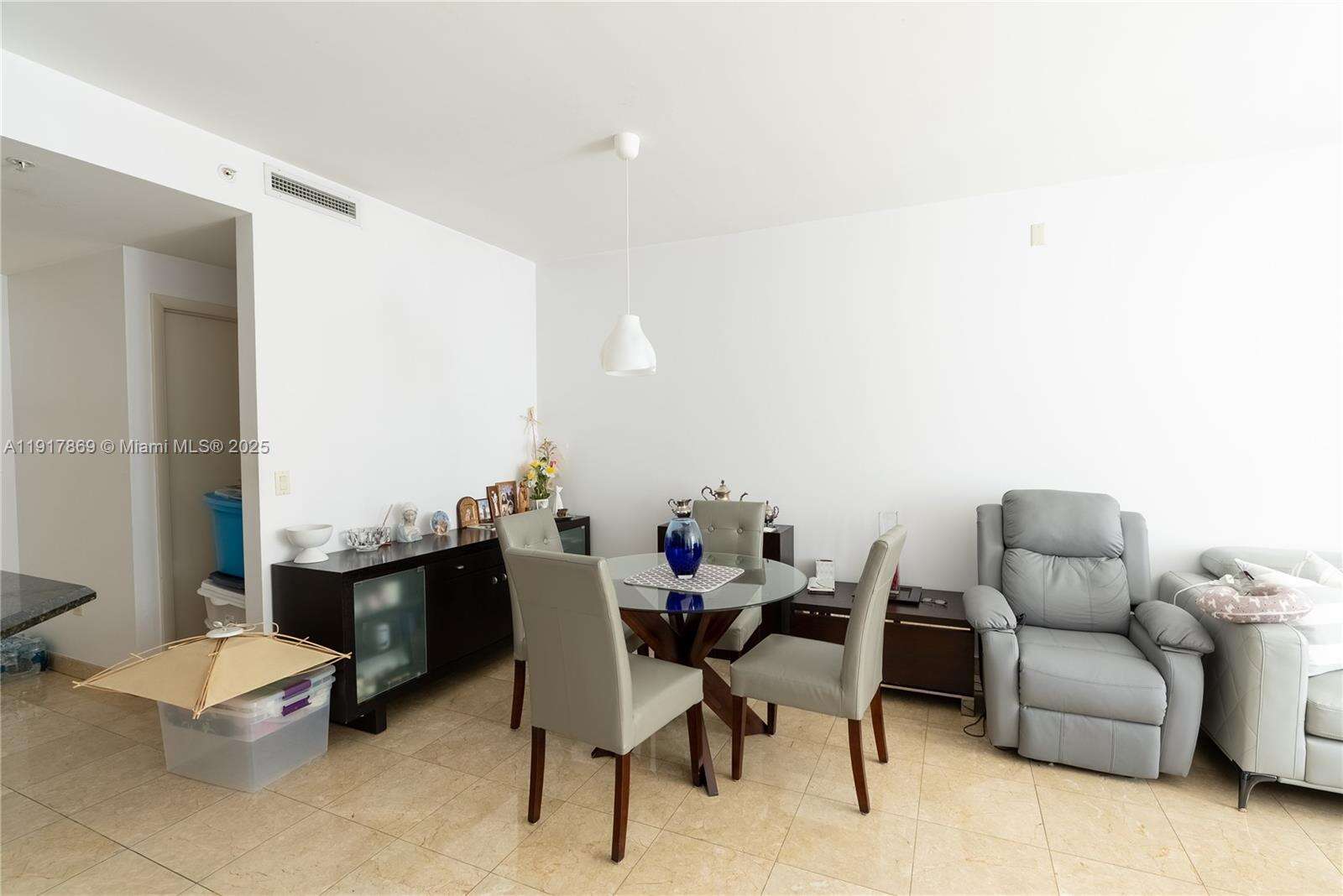 Courts Brickell Key at 801 Brickell Key Blvd, Miami, FL 33131 - For Sale photo 10