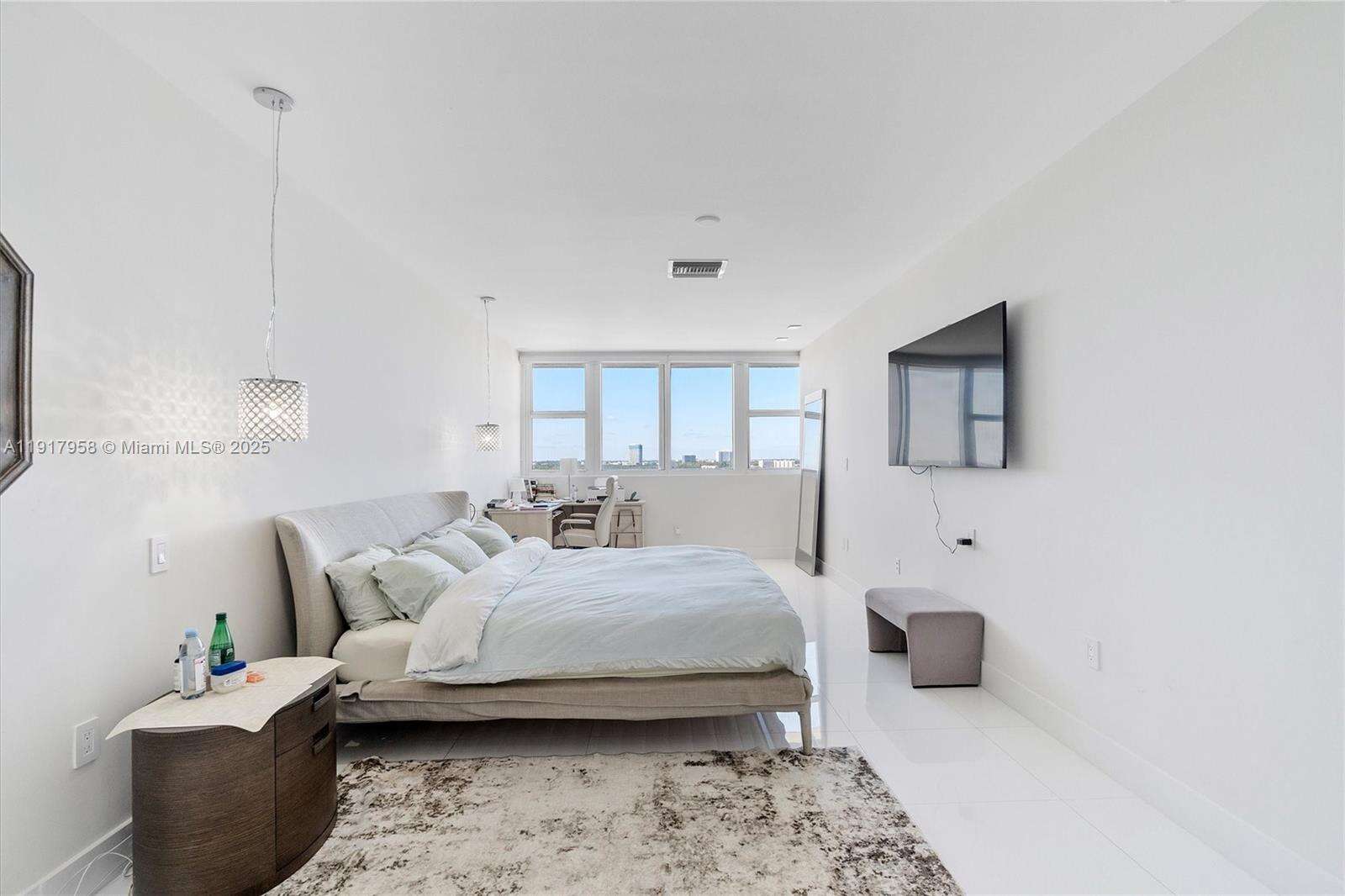 HARBOUR HOUSE - 10275 Collins Ave, Bal Harbour, FL 33154 | Picture 14