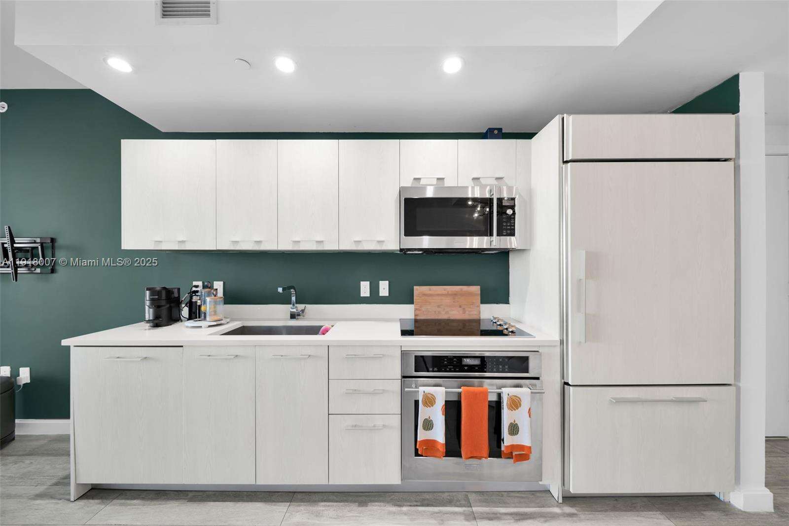 Brickell Heights East at 45 9 St, Miami, FL 33130 - For Sale photo 3