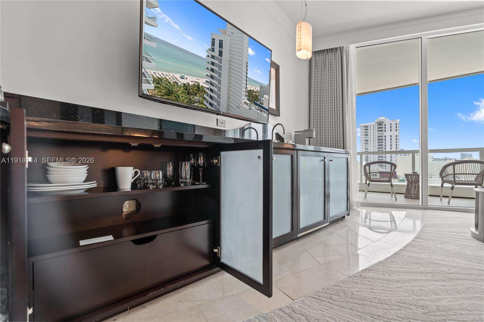 Fontainebleau 3 at 4391 Collins Ave, Miami Beach, FL 33140 - For Sale photo 12