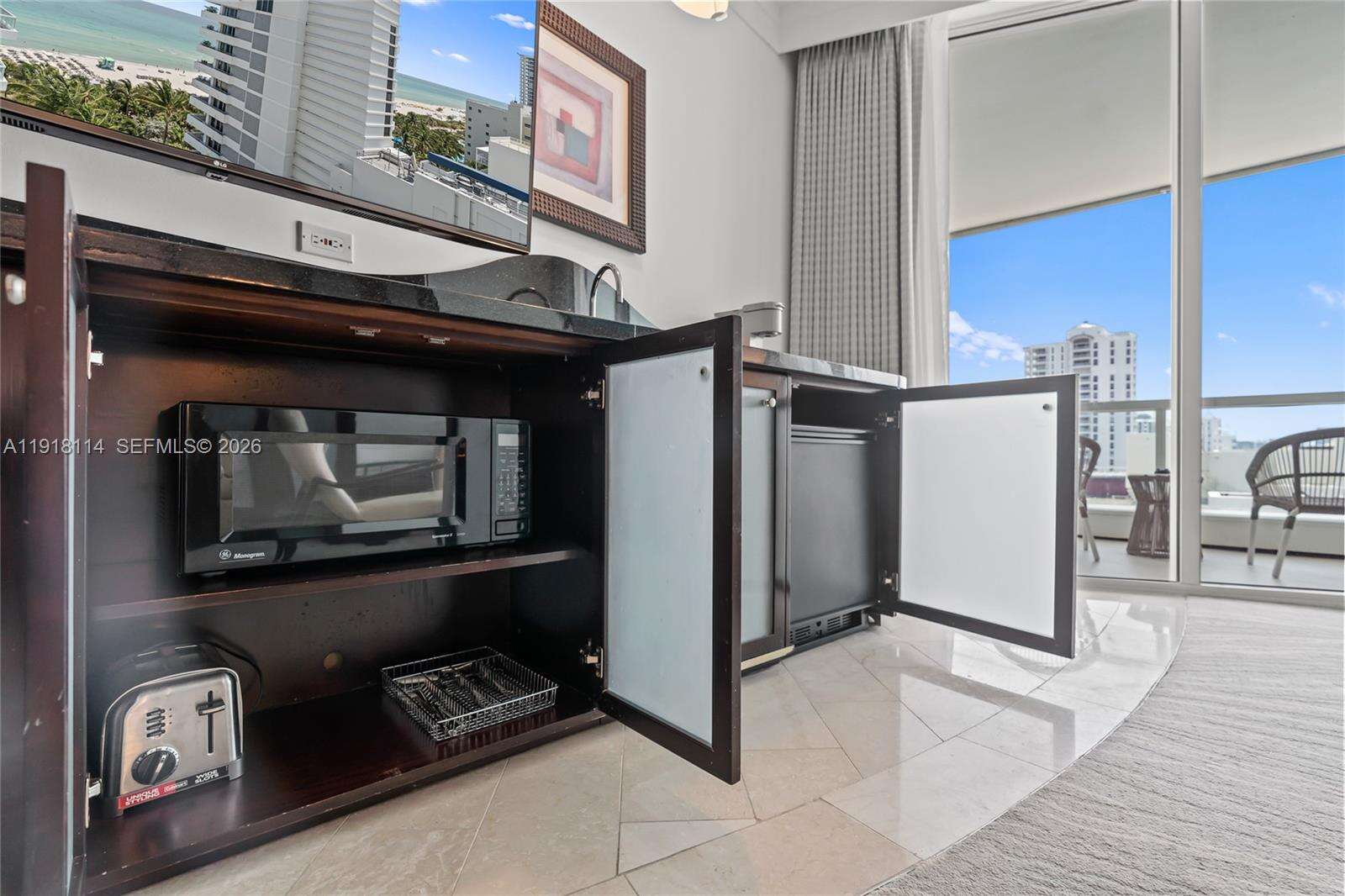 Fontainebleau 3 at 4391 Collins Ave, Miami Beach, FL 33140 - For Sale photo 13