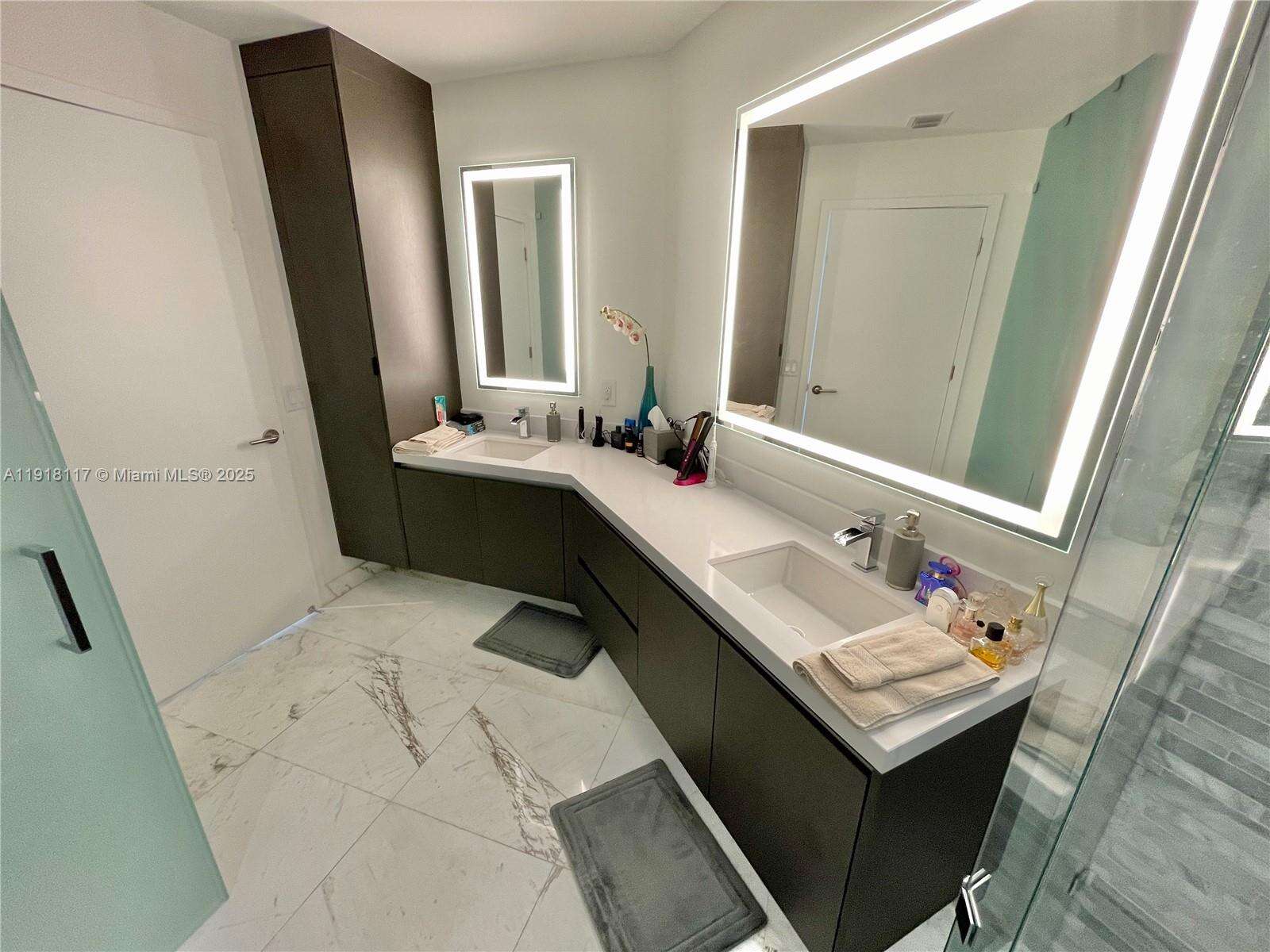 Paramount Miami Worldcenter at 851 1 Ave, Miami, FL 33132 - For Sale photo 13