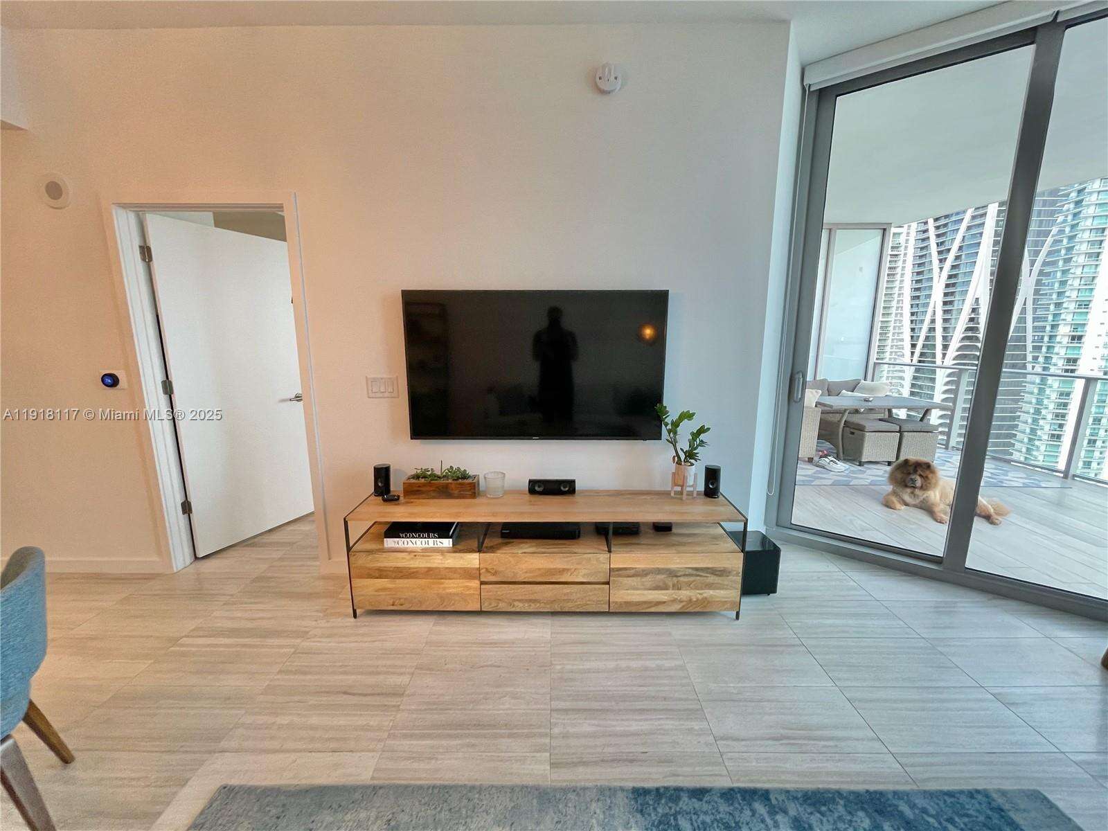 Paramount Miami Worldcenter at 851 1 Ave, Miami, FL 33132 - For Sale photo 21