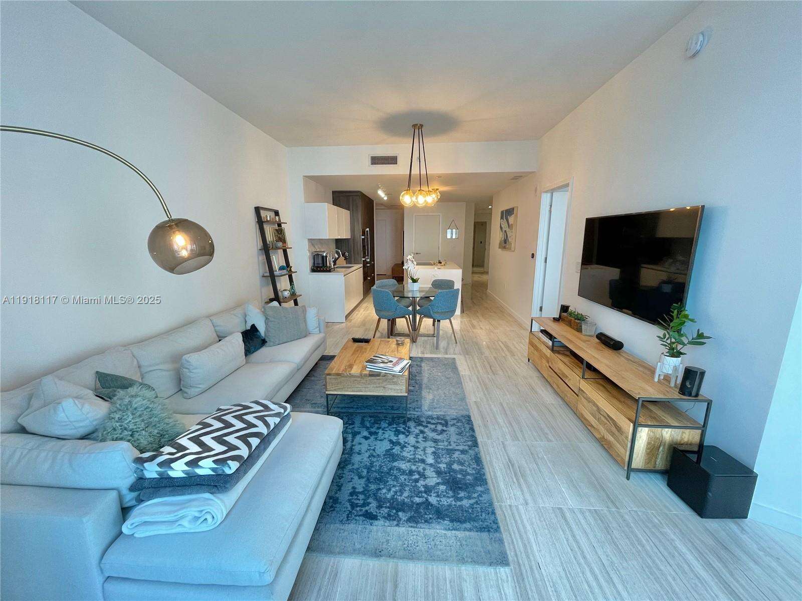 Paramount Miami Worldcenter at 851 1 Ave, Miami, FL 33132 - For Sale photo 26