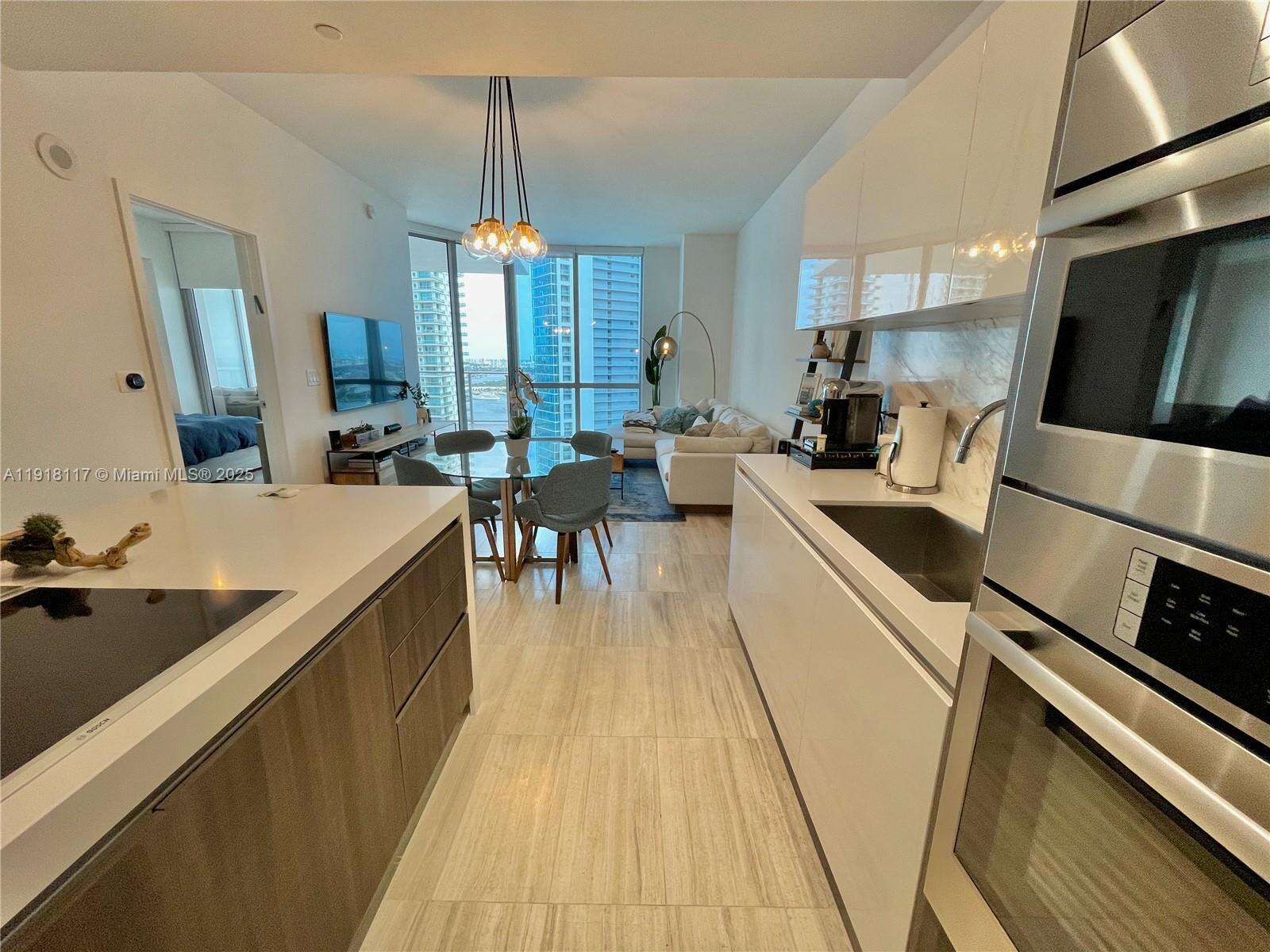 Paramount Miami Worldcenter at 851 1 Ave, Miami, FL 33132 - For Sale photo 30