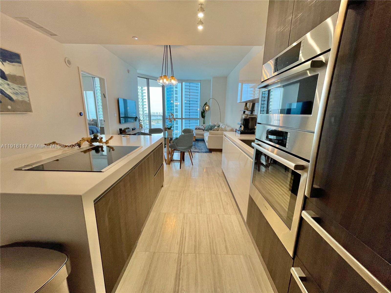 Paramount Miami Worldcenter at 851 1 Ave, Miami, FL 33132 - For Sale photo 32
