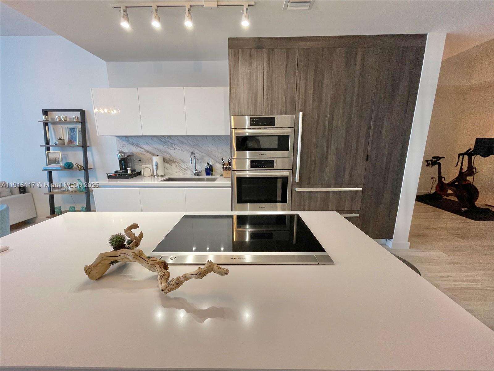 Paramount Miami Worldcenter at 851 1 Ave, Miami, FL 33132 - For Sale photo 34