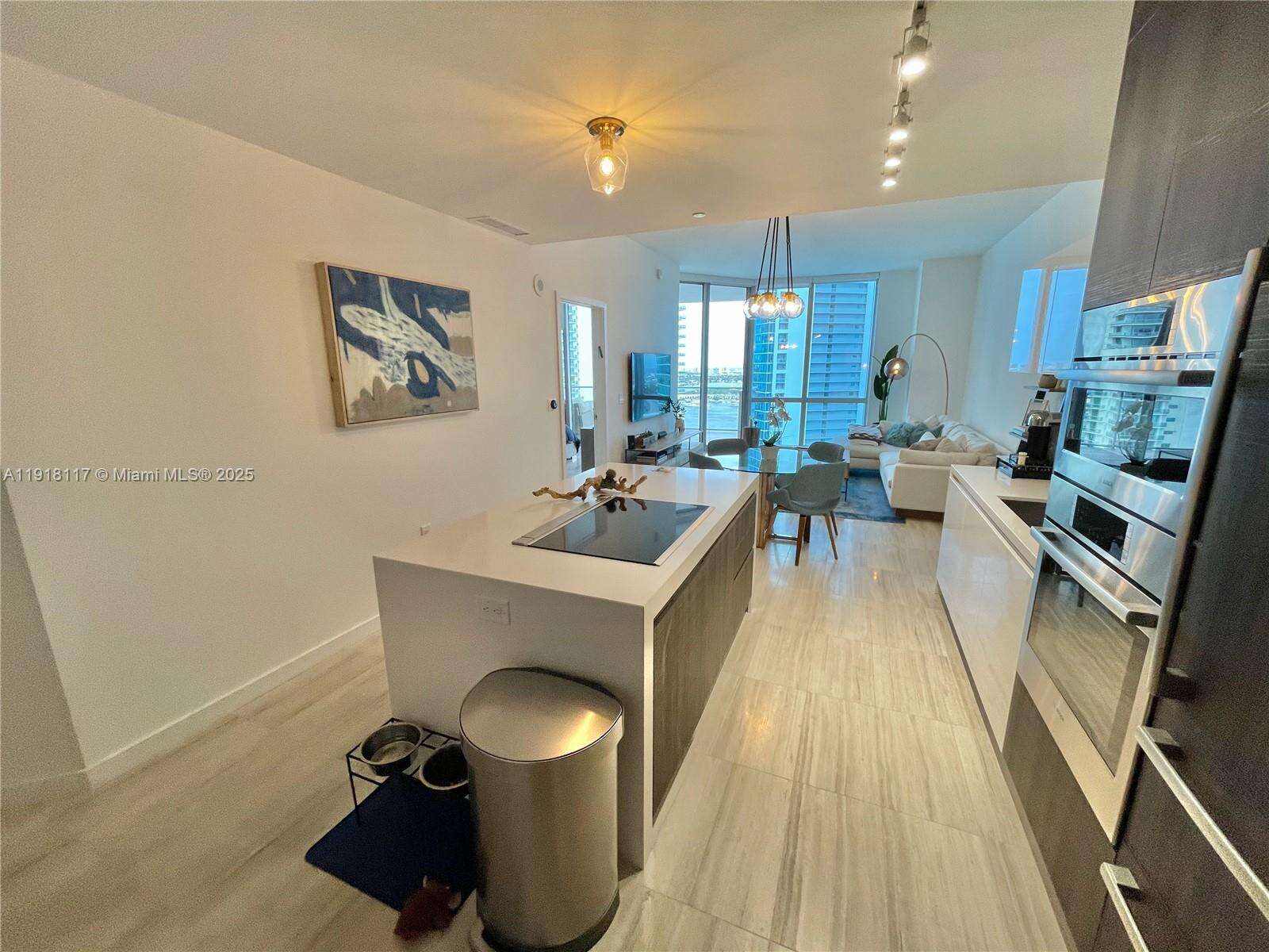 Paramount Miami Worldcenter at 851 1 Ave, Miami, FL 33132 - For Sale photo 35